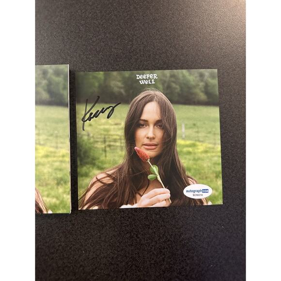Kacey Musgraves Deeper Well AUTOGRAPHED CD SIGNED COA ACOA #SC98316 - Picture 2 of 3